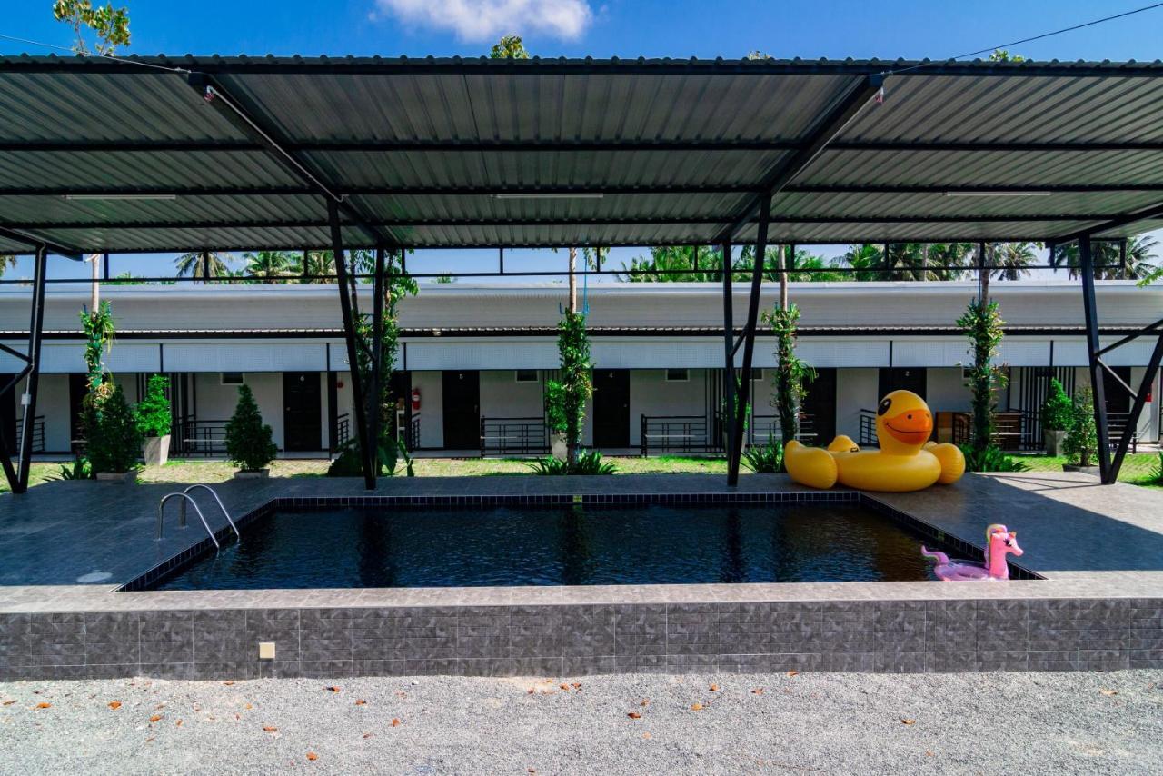 OYO 533 Runya Poolvilla Prachuap Khiri Khan Dış mekan fotoğraf