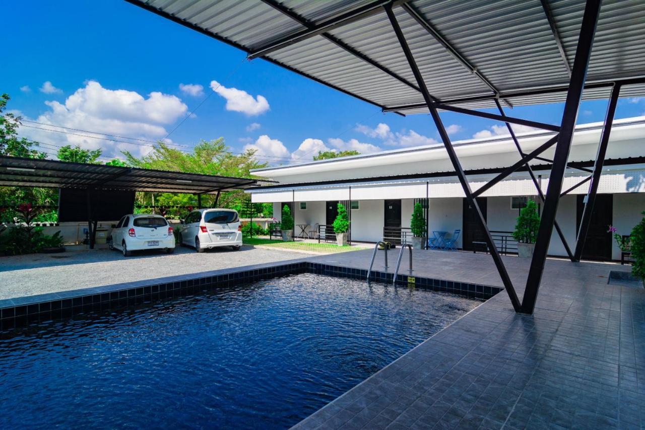 OYO 533 Runya Poolvilla Prachuap Khiri Khan Dış mekan fotoğraf