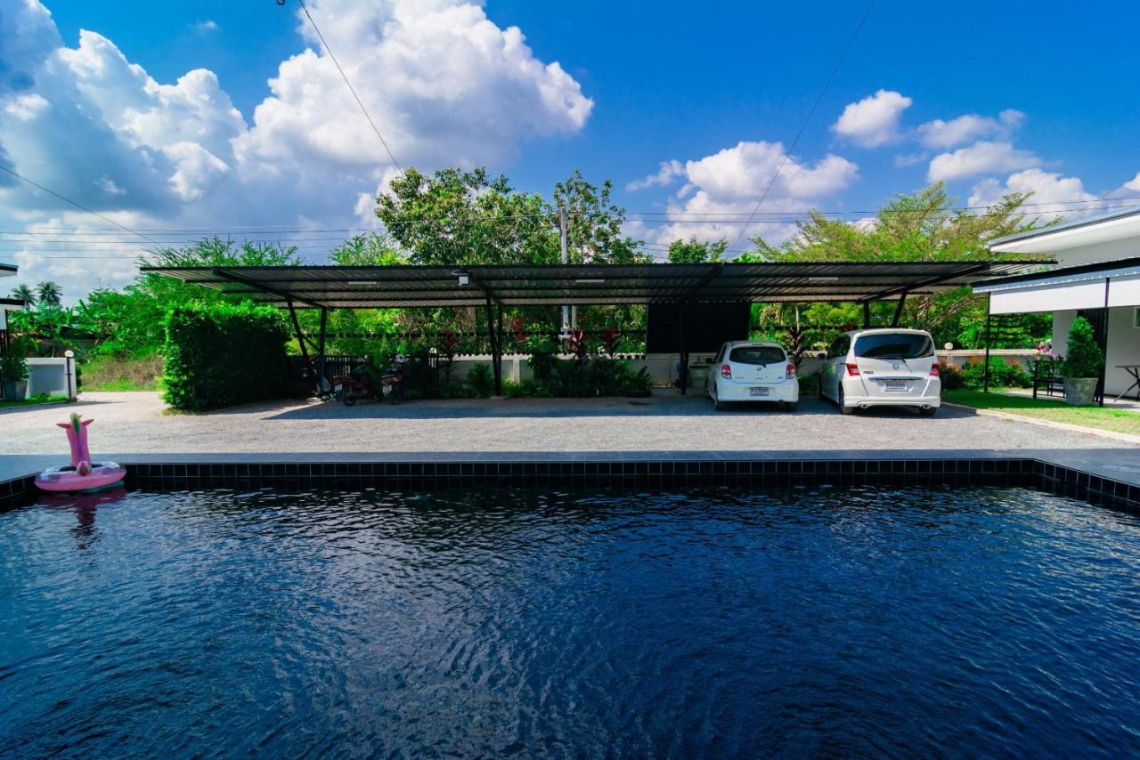 OYO 533 Runya Poolvilla Prachuap Khiri Khan Dış mekan fotoğraf
