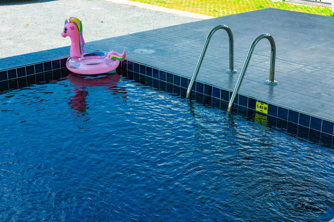 OYO 533 Runya Poolvilla Prachuap Khiri Khan Dış mekan fotoğraf