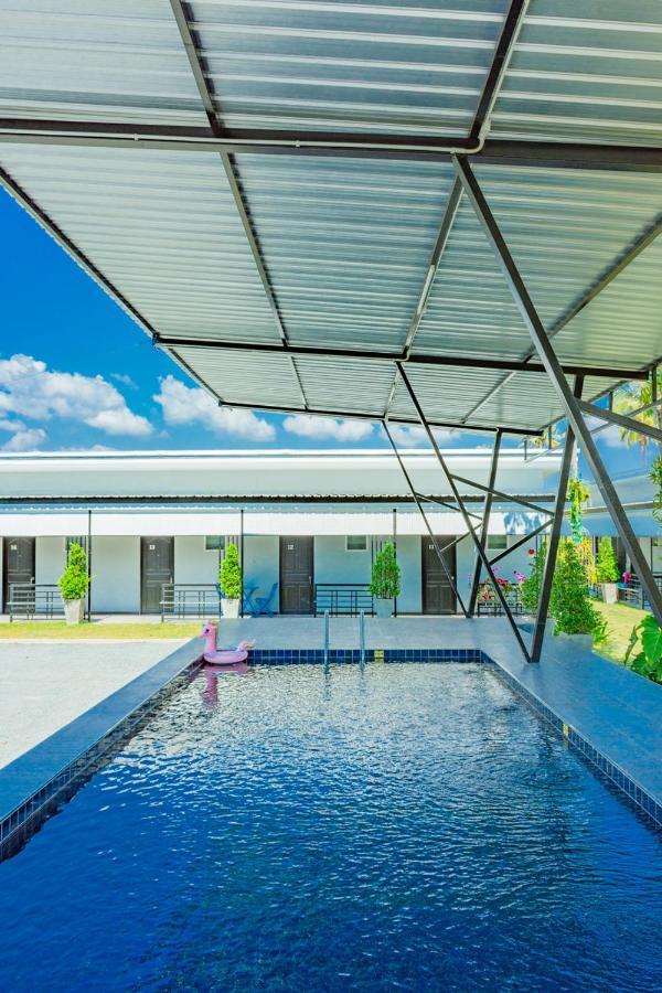 OYO 533 Runya Poolvilla Prachuap Khiri Khan Dış mekan fotoğraf